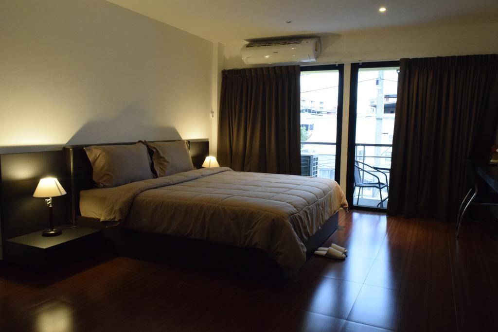 Hideaway Guest House And Bar Pattaya Bagian luar foto